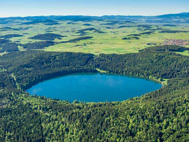 Volcans d' Auvergne : des randonnées au vert